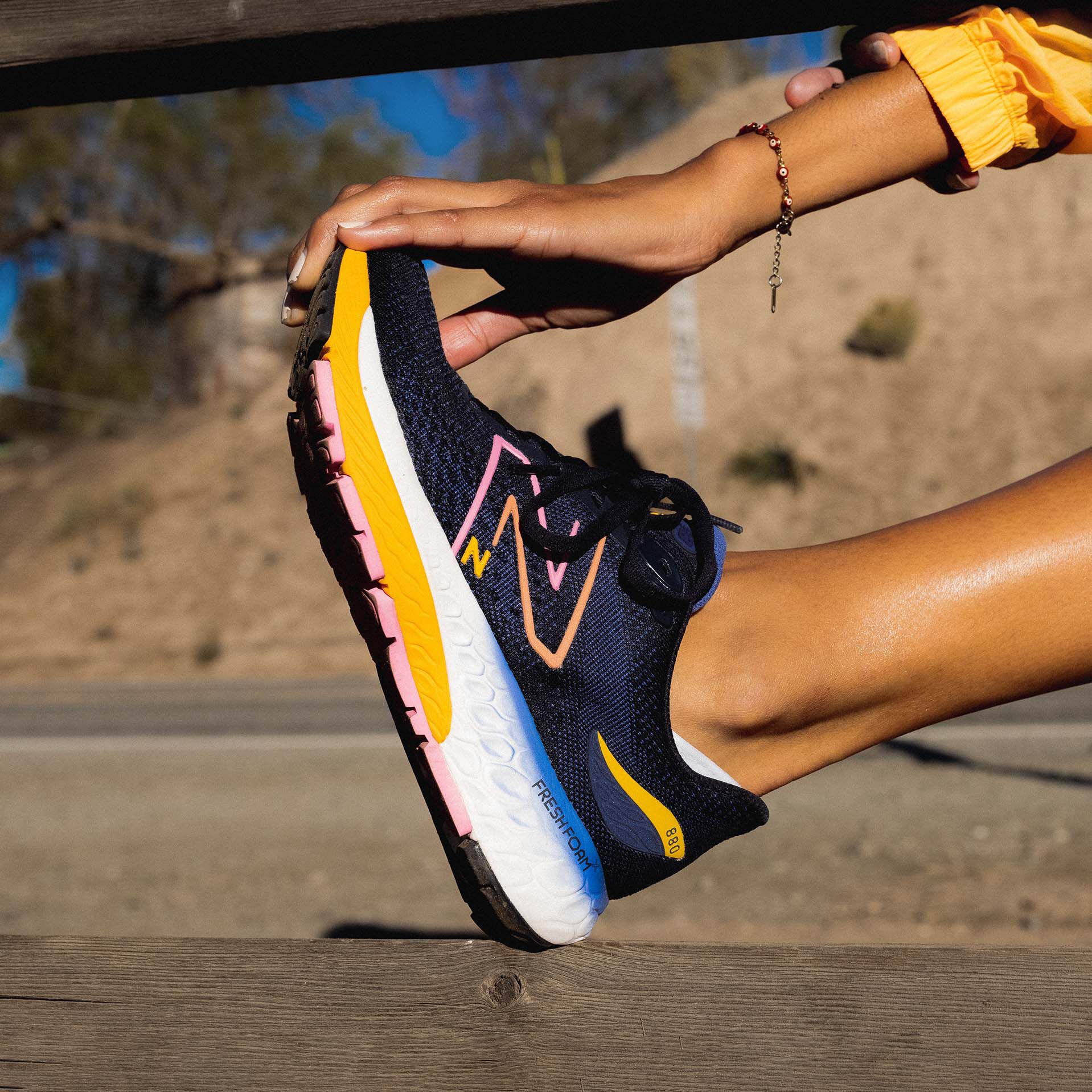Side profile of a Fresh Foam 880v12 shoe